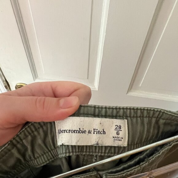 Abercrombie Relaxed Cargo Pant - Olive - Picture 9 of 9